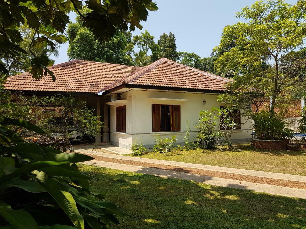 Siriniwasa Luxury Villa With Private Pool Induruwa Kültér fotó